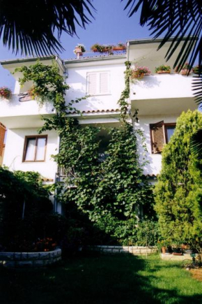 Apartments with WiFi Rovinj - 2243